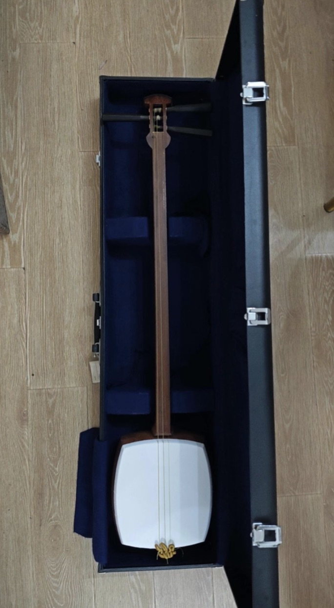 Musical Instrument In Japanese - Shamisen Japanese Traditional String Musical Instrument